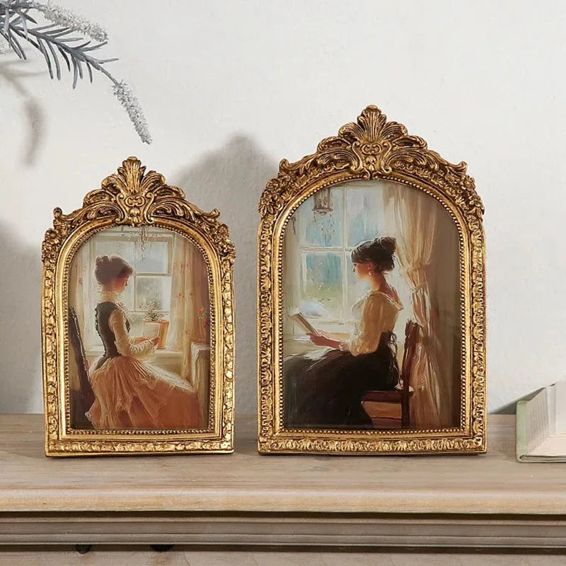 Antique Gold Arch Photo Frame