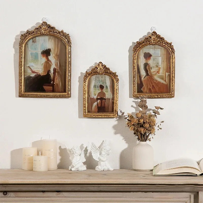 Antique Gold Arch Photo Frame